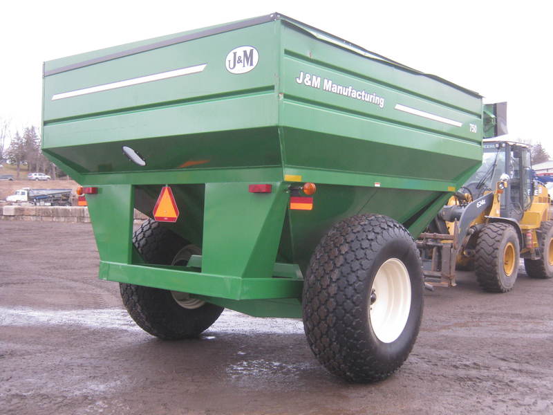 Grain Cart  J&M 750 - 18 Grain Cart  Photo